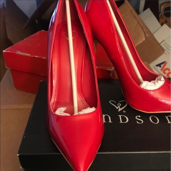 Red stilettos. Red pumps. Sexy heels. Cute heels - Picture 2 of 3